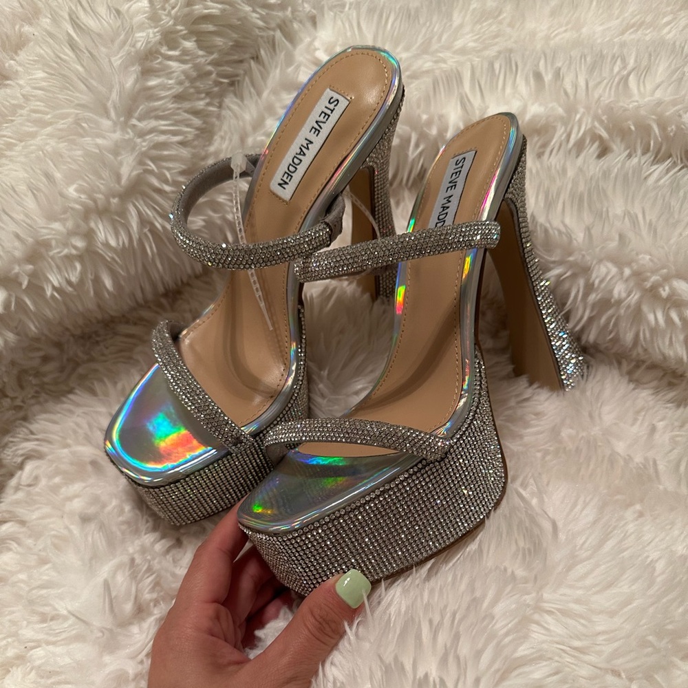 Steve Madden Zayne Silver Platform Heels